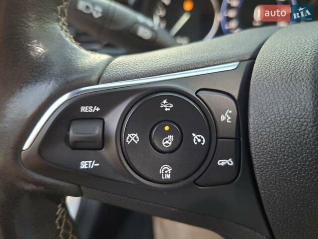 Белый Опель Инсигния, объемом двигателя 1.96 л и пробегом 193 тыс. км за 17999 $, фото 25 на Automoto.ua