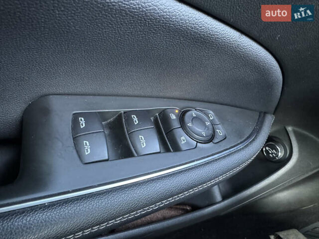 Белый Опель Инсигния, объемом двигателя 1.96 л и пробегом 189 тыс. км за 17700 $, фото 24 на Automoto.ua