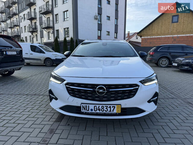 Белый Опель Инсигния, объемом двигателя 1.96 л и пробегом 189 тыс. км за 17700 $, фото 2 на Automoto.ua