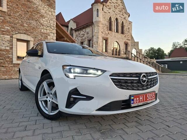 Белый Опель Инсигния, объемом двигателя 1.96 л и пробегом 193 тыс. км за 17999 $, фото 2 на Automoto.ua