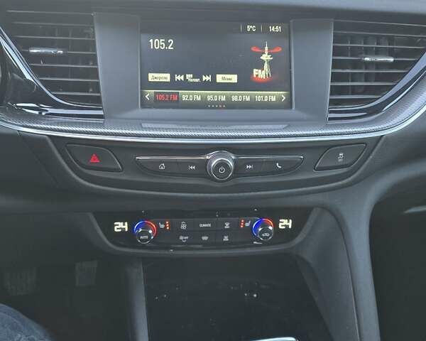 Белый Опель Инсигния, объемом двигателя 2 л и пробегом 153 тыс. км за 16800 $, фото 11 на Automoto.ua