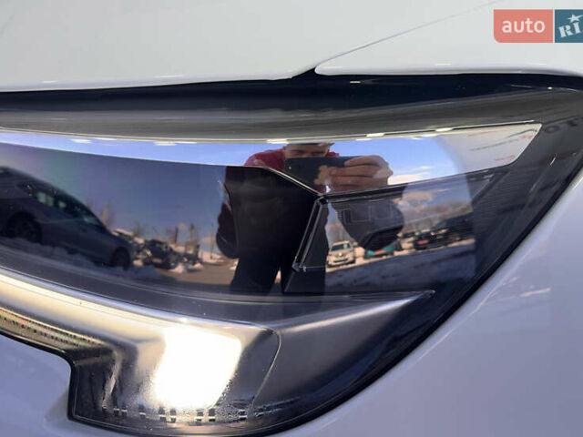 Белый Опель Инсигния, объемом двигателя 1.96 л и пробегом 145 тыс. км за 19750 $, фото 45 на Automoto.ua