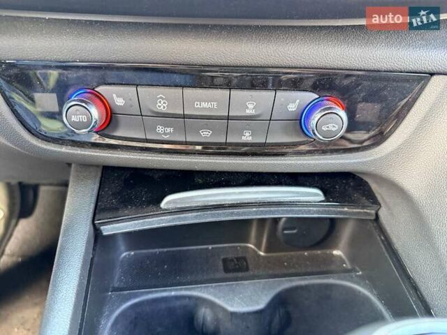 Білий Опель Інсігнія, об'ємом двигуна 2 л та пробігом 103 тис. км за 14500 $, фото 12 на Automoto.ua