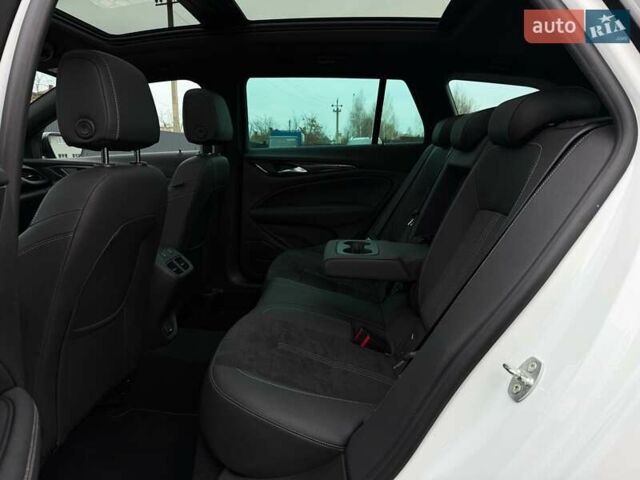 Белый Опель Инсигния, объемом двигателя 2 л и пробегом 169 тыс. км за 20999 $, фото 61 на Automoto.ua