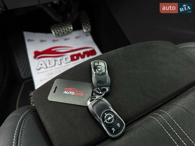 Белый Опель Инсигния, объемом двигателя 2 л и пробегом 169 тыс. км за 20999 $, фото 42 на Automoto.ua