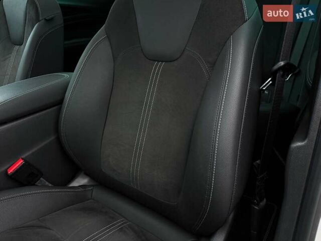 Белый Опель Инсигния, объемом двигателя 2 л и пробегом 169 тыс. км за 20999 $, фото 39 на Automoto.ua