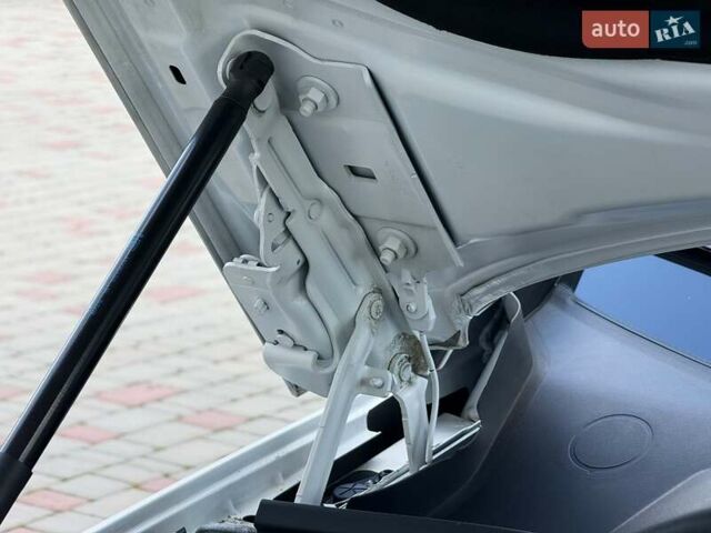 Белый Опель Инсигния, объемом двигателя 2 л и пробегом 169 тыс. км за 20999 $, фото 101 на Automoto.ua