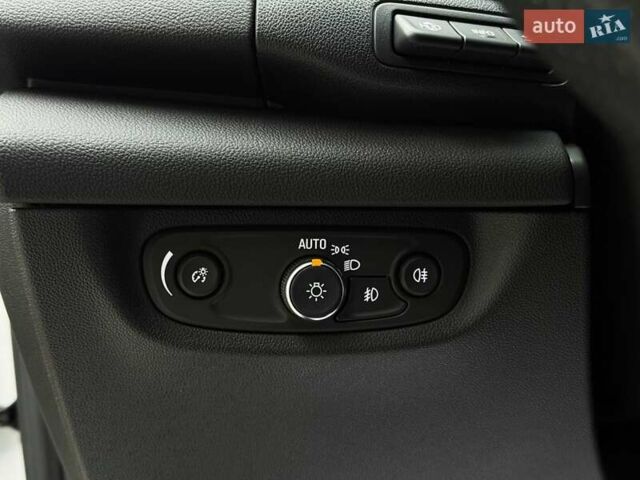 Белый Опель Инсигния, объемом двигателя 2 л и пробегом 169 тыс. км за 20999 $, фото 44 на Automoto.ua