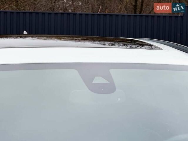 Белый Опель Инсигния, объемом двигателя 2 л и пробегом 169 тыс. км за 20999 $, фото 16 на Automoto.ua