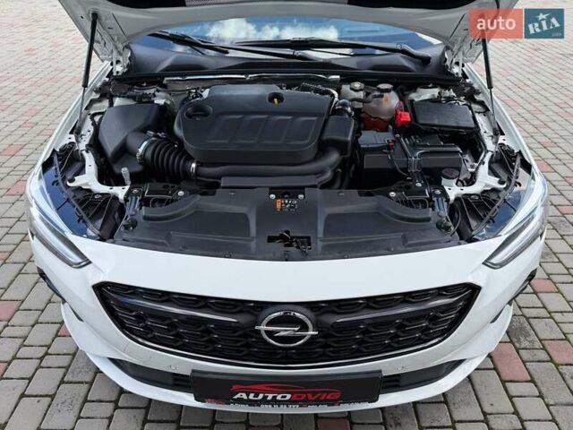 Белый Опель Инсигния, объемом двигателя 2 л и пробегом 169 тыс. км за 20999 $, фото 100 на Automoto.ua
