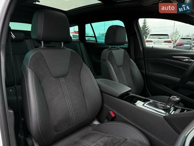 Белый Опель Инсигния, объемом двигателя 2 л и пробегом 169 тыс. км за 20999 $, фото 78 на Automoto.ua