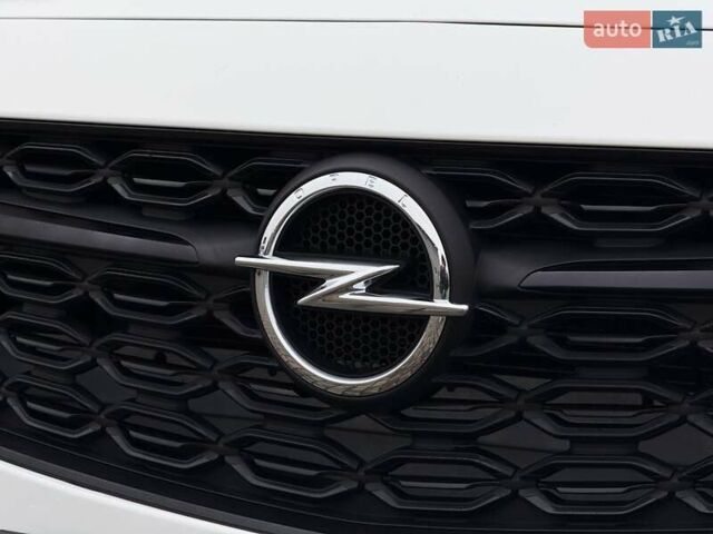 Белый Опель Инсигния, объемом двигателя 2 л и пробегом 169 тыс. км за 20999 $, фото 18 на Automoto.ua