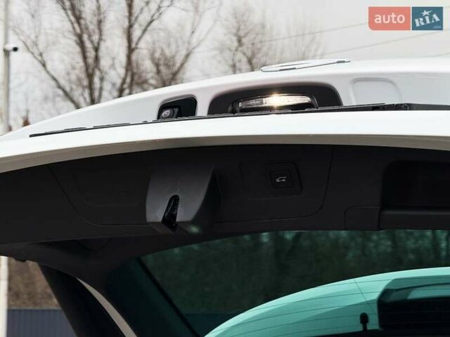 Белый Опель Инсигния, объемом двигателя 2 л и пробегом 169 тыс. км за 20999 $, фото 68 на Automoto.ua