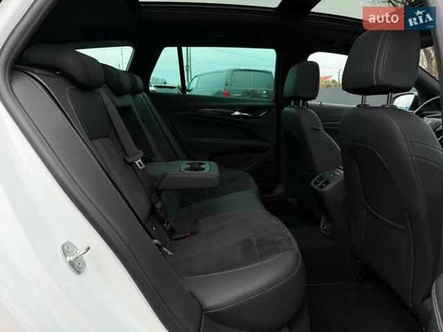 Белый Опель Инсигния, объемом двигателя 2 л и пробегом 169 тыс. км за 20999 $, фото 70 на Automoto.ua