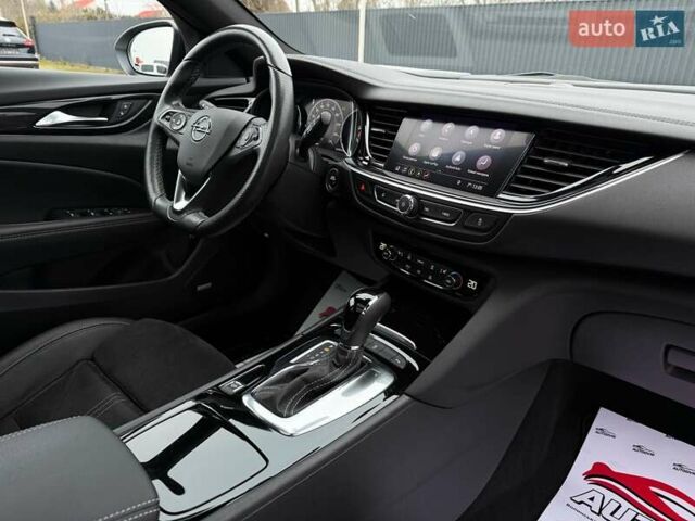 Белый Опель Инсигния, объемом двигателя 2 л и пробегом 169 тыс. км за 20999 $, фото 82 на Automoto.ua