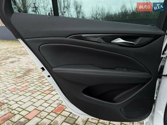 Белый Опель Инсигния, объемом двигателя 2 л и пробегом 169 тыс. км за 20999 $, фото 60 на Automoto.ua