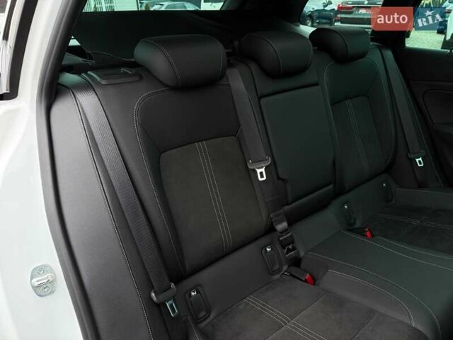 Белый Опель Инсигния, объемом двигателя 2 л и пробегом 169 тыс. км за 20999 $, фото 71 на Automoto.ua