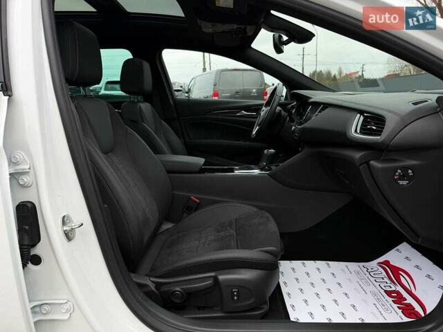 Белый Опель Инсигния, объемом двигателя 2 л и пробегом 169 тыс. км за 20999 $, фото 77 на Automoto.ua