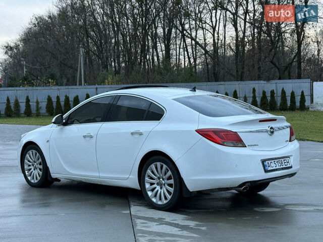 Белый Опель Инсигния, объемом двигателя 2 л и пробегом 274 тыс. км за 7400 $, фото 5 на Automoto.ua