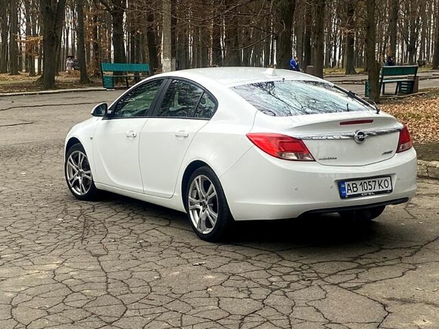 Белый Опель Инсигния, объемом двигателя 1.6 л и пробегом 193 тыс. км за 8500 $, фото 12 на Automoto.ua