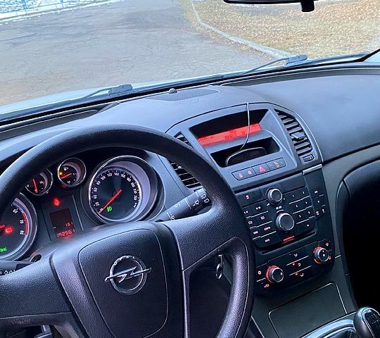 Белый Опель Инсигния, объемом двигателя 1.6 л и пробегом 193 тыс. км за 8500 $, фото 8 на Automoto.ua