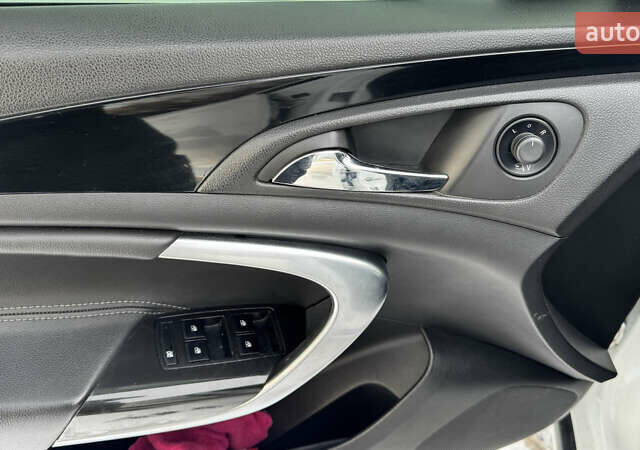 Білий Опель Інсігнія, об'ємом двигуна 1.96 л та пробігом 246 тис. км за 6500 $, фото 8 на Automoto.ua