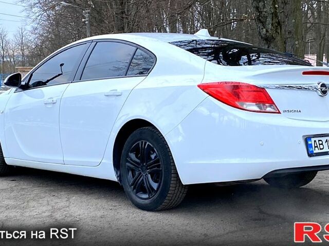 Белый Опель Инсигния, объемом двигателя 1.6 л и пробегом 193 тыс. км за 8500 $, фото 1 на Automoto.ua