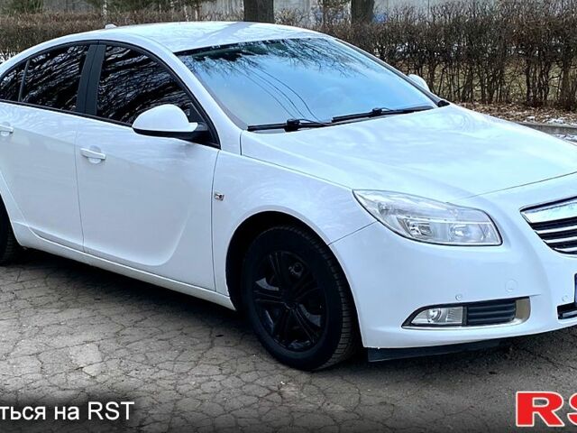 Белый Опель Инсигния, объемом двигателя 1.6 л и пробегом 193 тыс. км за 8500 $, фото 2 на Automoto.ua