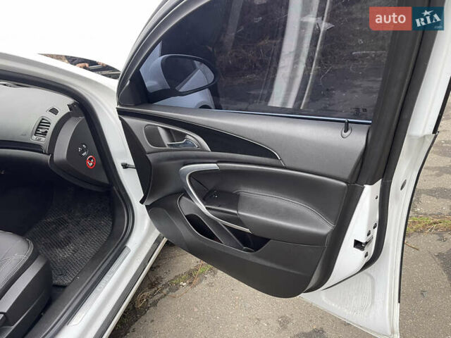 Белый Опель Инсигния, объемом двигателя 1.96 л и пробегом 100 тыс. км за 3750 $, фото 10 на Automoto.ua