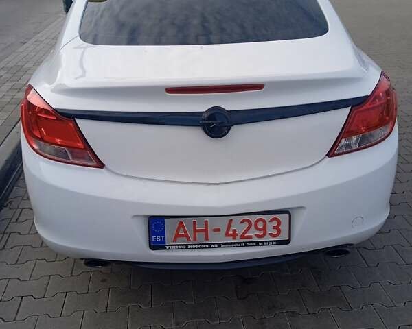Белый Опель Инсигния, объемом двигателя 1.6 л и пробегом 158 тыс. км за 7500 $, фото 1 на Automoto.ua