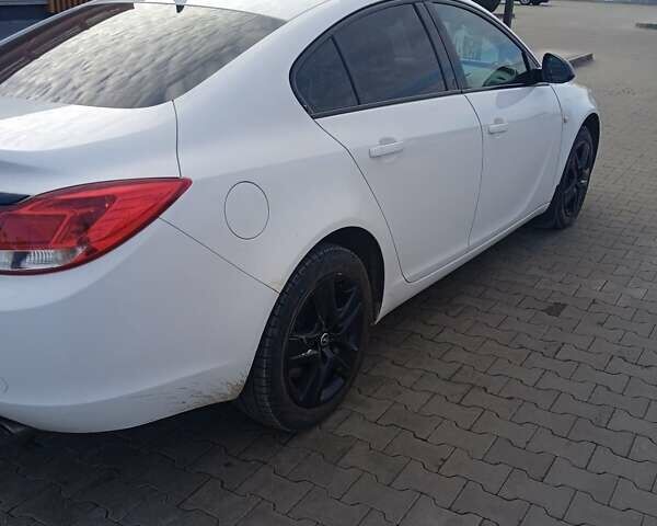 Белый Опель Инсигния, объемом двигателя 1.6 л и пробегом 158 тыс. км за 7500 $, фото 6 на Automoto.ua