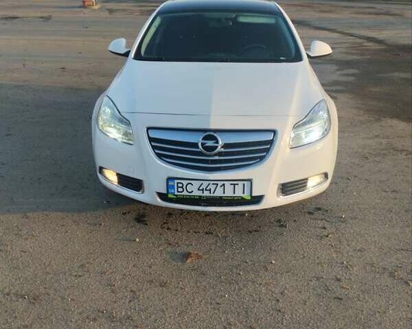 Белый Опель Инсигния, объемом двигателя 1.96 л и пробегом 313 тыс. км за 7000 $, фото 6 на Automoto.ua