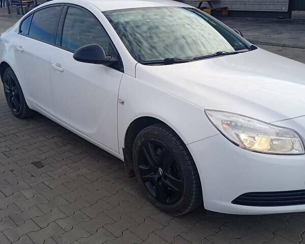 Белый Опель Инсигния, объемом двигателя 1.6 л и пробегом 158 тыс. км за 7500 $, фото 5 на Automoto.ua