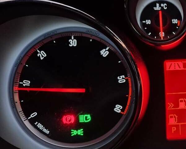 Білий Опель Інсігнія, об'ємом двигуна 1.96 л та пробігом 201 тис. км за 8700 $, фото 25 на Automoto.ua