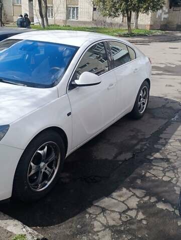 Белый Опель Инсигния, объемом двигателя 1.4 л и пробегом 200 тыс. км за 7000 $, фото 3 на Automoto.ua