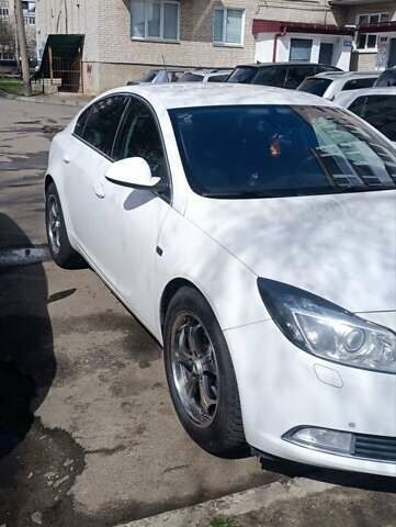 Белый Опель Инсигния, объемом двигателя 1.4 л и пробегом 200 тыс. км за 7000 $, фото 2 на Automoto.ua