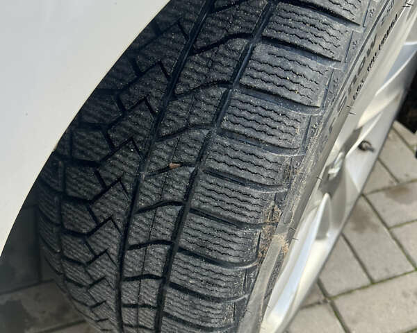 Белый Опель Инсигния, объемом двигателя 1.96 л и пробегом 262 тыс. км за 9500 $, фото 36 на Automoto.ua