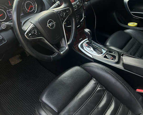 Белый Опель Инсигния, объемом двигателя 1.96 л и пробегом 262 тыс. км за 9500 $, фото 2 на Automoto.ua