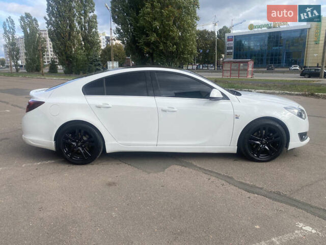 Опель Инсигния 2015 в Черкассах на Automoto.ua Белый Опель Инсигния, объемом двигателя 1.96 л и пробегом 284 тыс. км за 10200 $, фото 2 на Automoto.ua