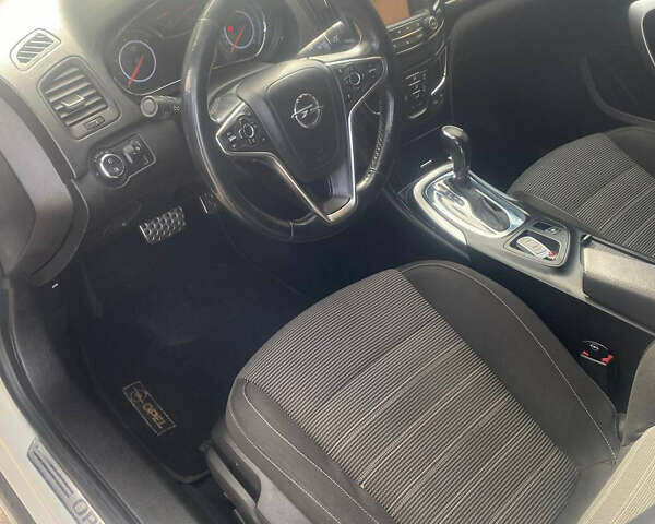 Белый Опель Инсигния, объемом двигателя 2 л и пробегом 285 тыс. км за 9900 $, фото 11 на Automoto.ua