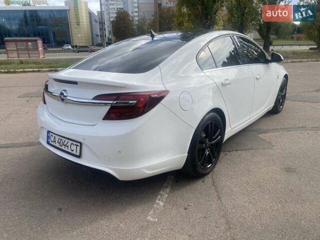 Опель Инсигния 2015 в Черкассах на Automoto.ua Белый Опель Инсигния, объемом двигателя 1.96 л и пробегом 284 тыс. км за 10200 $, фото 5 на Automoto.ua