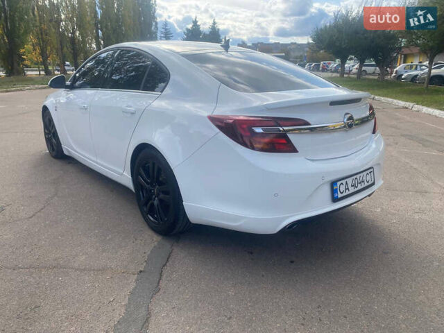 Белый Опель Инсигния, объемом двигателя 2 л и пробегом 285 тыс. км за 9900 $, фото 4 на Automoto.ua