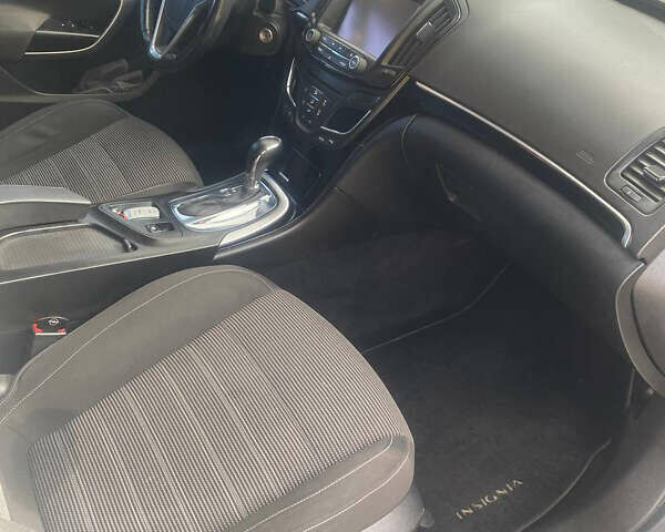 Белый Опель Инсигния, объемом двигателя 2 л и пробегом 285 тыс. км за 9900 $, фото 10 на Automoto.ua