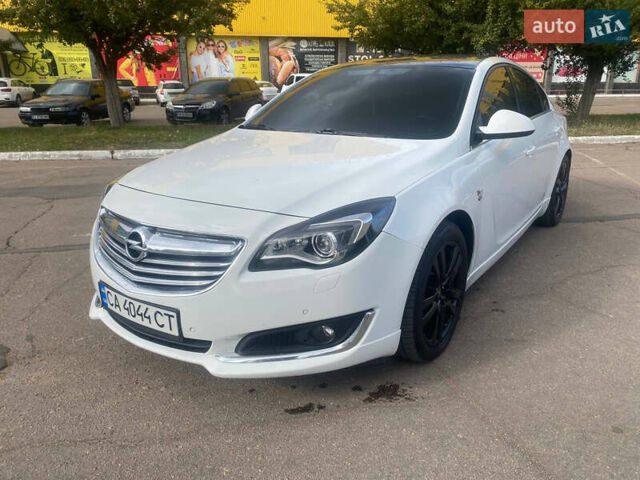 Белый Опель Инсигния, объемом двигателя 2 л и пробегом 285 тыс. км за 9900 $, фото 7 на Automoto.ua