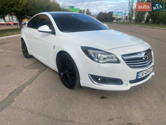 Белый Опель Инсигния, объемом двигателя 2 л и пробегом 285 тыс. км за 9900 $, фото 6 на Automoto.ua