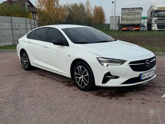 Білий Опель Інсігнія, об'ємом двигуна 1.5 л та пробігом 125 тис. км за 16700 $, фото 6 на Automoto.ua