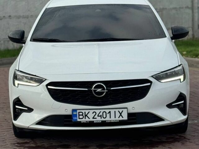 Білий Опель Інсігнія, об'ємом двигуна 1.5 л та пробігом 125 тис. км за 16700 $, фото 1 на Automoto.ua