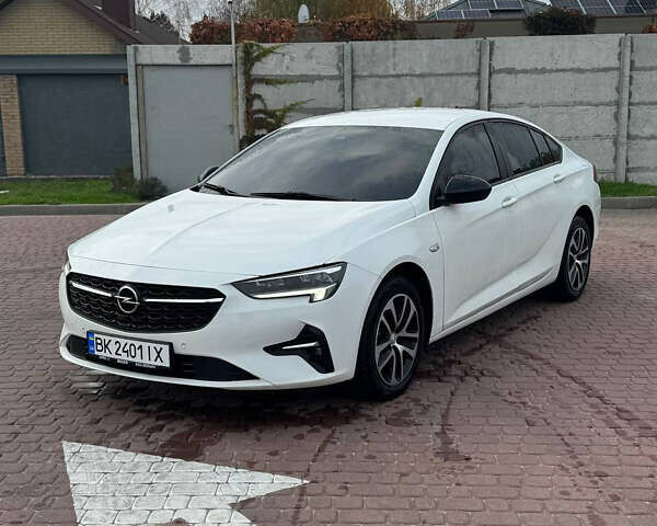 Білий Опель Інсігнія, об'ємом двигуна 1.5 л та пробігом 125 тис. км за 16700 $, фото 2 на Automoto.ua