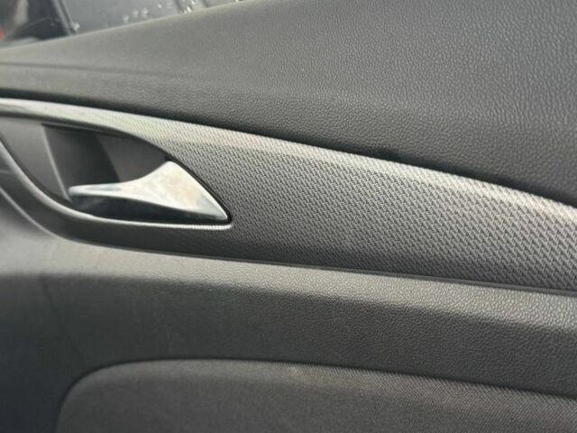 Білий Опель Інсігнія, об'ємом двигуна 1.5 л та пробігом 125 тис. км за 16700 $, фото 21 на Automoto.ua