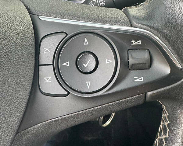 Білий Опель Інсігнія, об'ємом двигуна 1.5 л та пробігом 125 тис. км за 16700 $, фото 19 на Automoto.ua